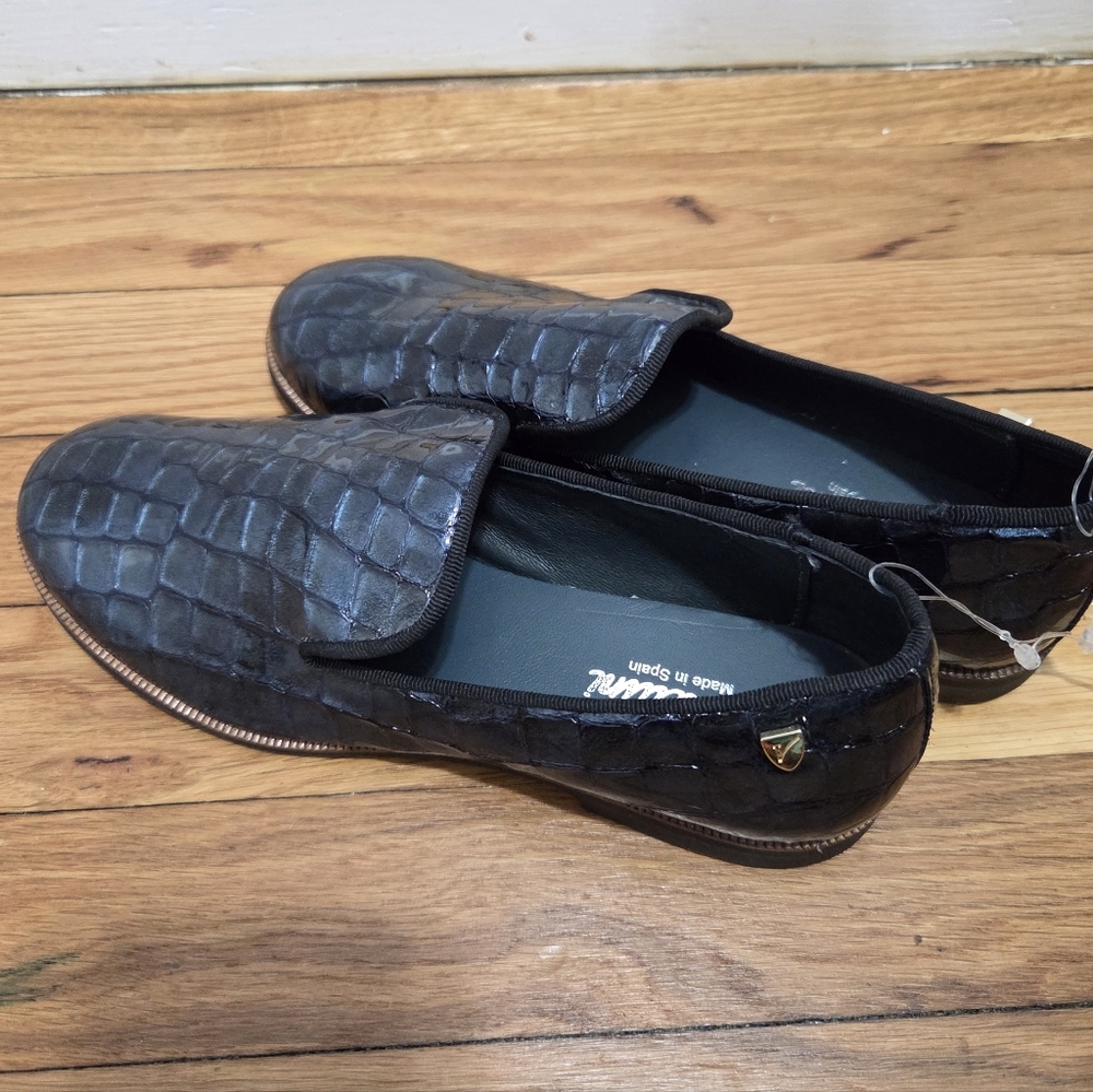 Venettini Crocodile Embpssed Loafers - Picture 6 of 8